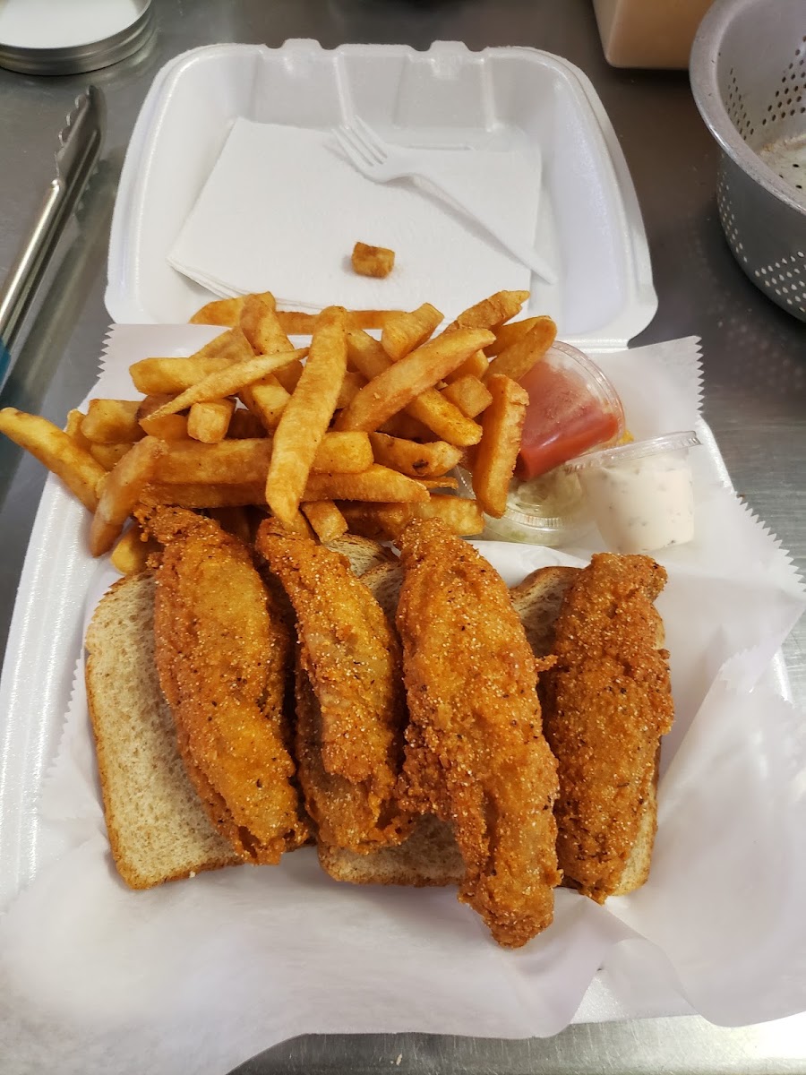 Pat's Wing Queen's